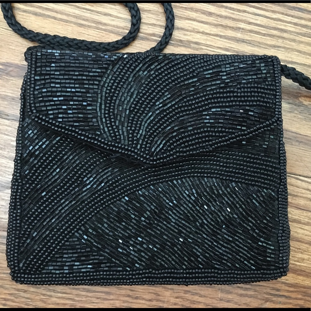 Little Regal beaded evening bag ❤️